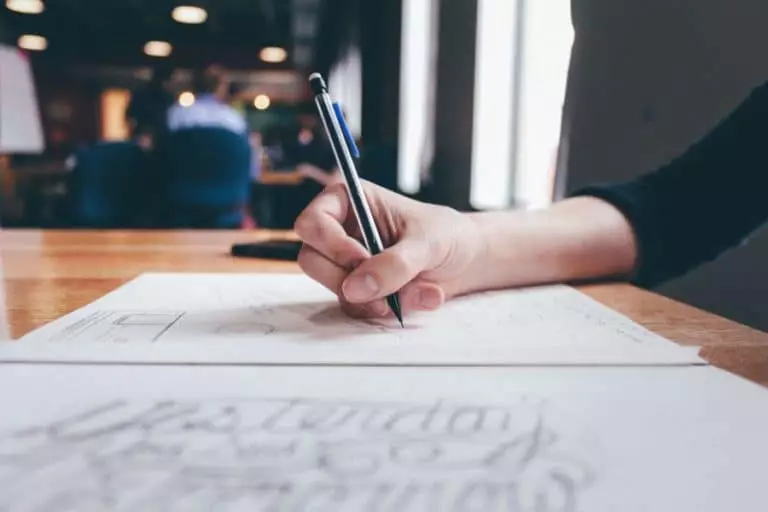 Formação em cibersegurança personalizada para sua C-Suite