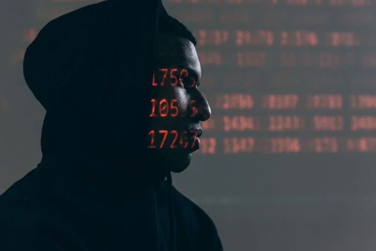 Fördelar och utmaningar med AI inom cybersäkerhet